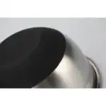 Stalowy czarny kubek termiczny z czarną pokrywką, nowoczesny design, idealny do kawy lub herbaty, wysokiej jakości produkt do użytku codziennego, elegancka i praktyczna forma.