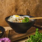 Miska ceramiczna ramen 1L czarna z pałeczkami