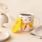 Kubek porcelanowy z pokrywką 400 ml Uśmiechnięty Zajączek